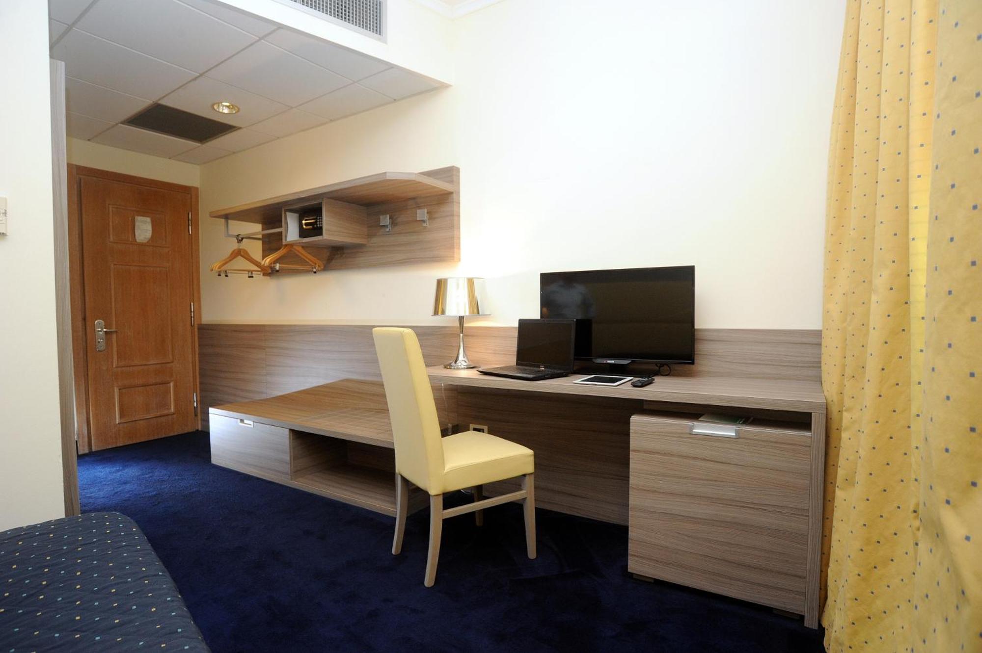 Palace Inn Rome Fiano Fiano Romano Room photo